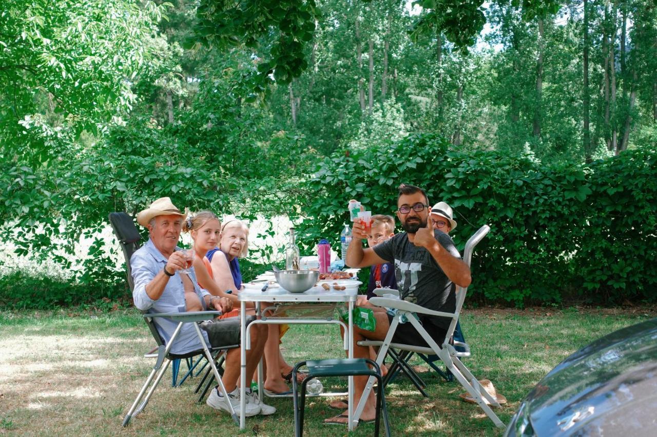 Camping Paradis Family Des Issoux Lalevade-dʼArdèche Buitenkant foto
